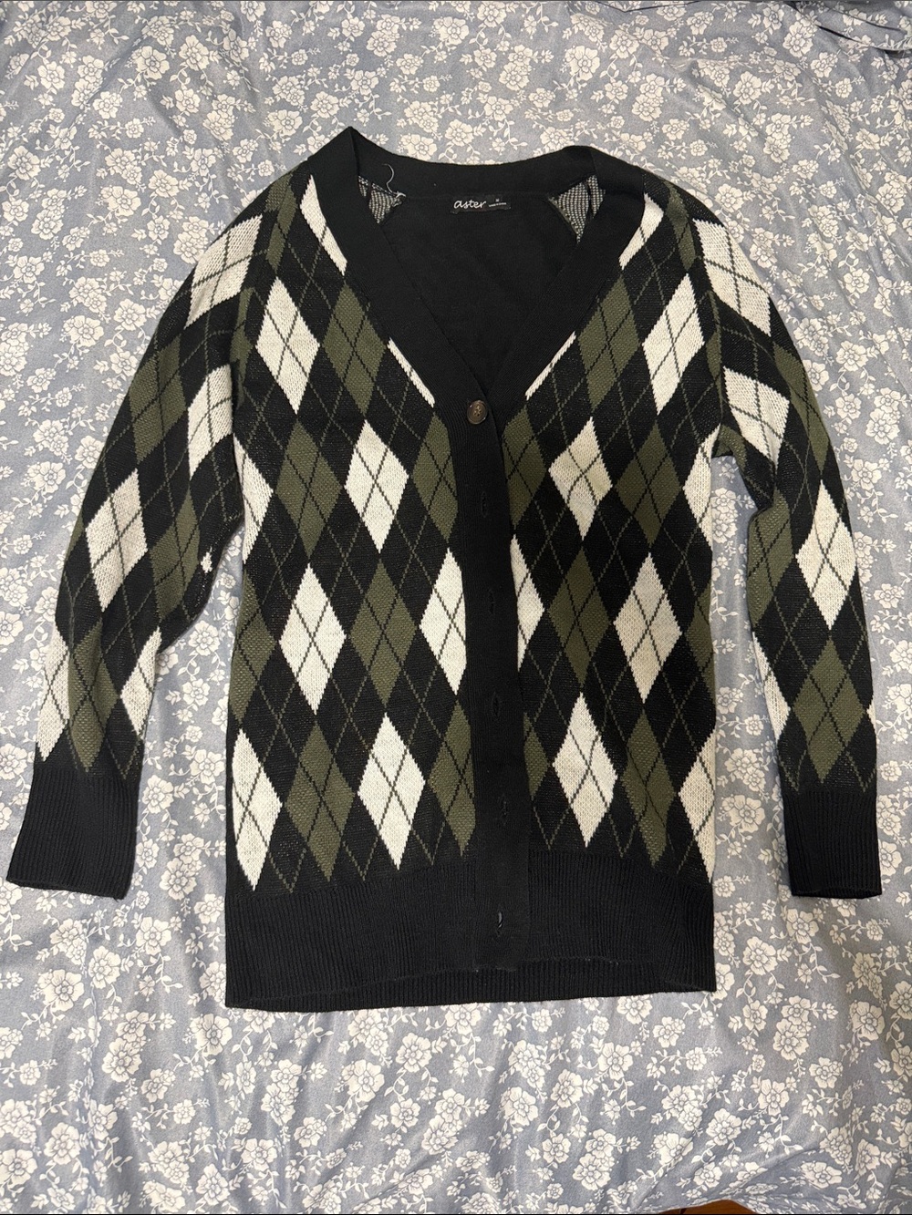 Classic V-Neck Button-Front Cardigan - Olive/Black/White